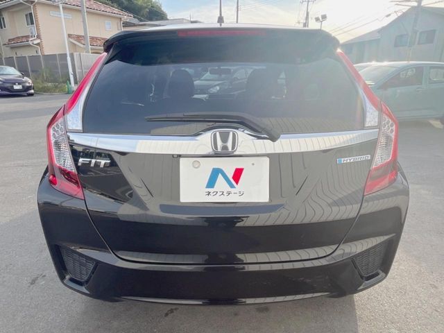 安心の最長10年・走行無制限保証（有償）をご用意。保証内容も充実はもちろん、無料点検＆オイル交換や、年中無休の全国・24時間ロードサービスも付帯されておりますのでご安心下さい。