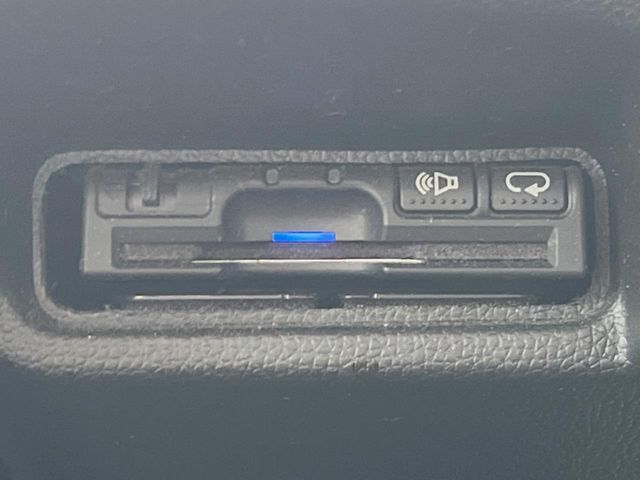 【ETC】高速道路の料金所をストレスなく通過！話題のスポットやサービスエリアに多い「スマートIC」利用時は必須のアイテムです。当店でセットアップを実施、ご納車当日からすぐにご利用いただけます！