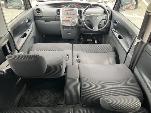 カーズ大阪では中古車販売をメインに各種保険の取扱、板金修理まで幅広く対応しています。中古車販売は全国どこでも対応可能！遠方の方でも安心して買ってもらえるような取り組み・工夫を行なっています。