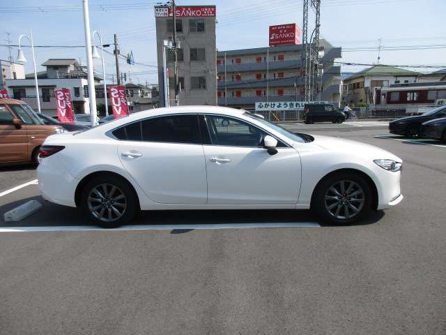 スタイリッシュなサイドビューです