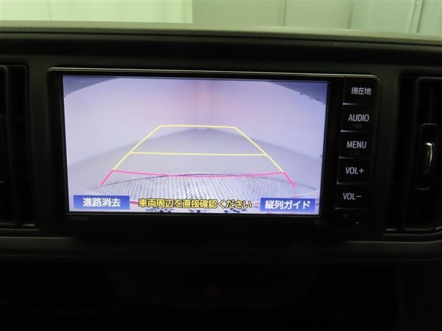 バックモニターを装備しています。車庫入れ時等に車両後方が確認出来るのでとても便利です。