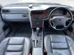 ワンオーナー。内外装共に良好で目を見張るコンディションの個体です。車内に嫌なニオイもありません。