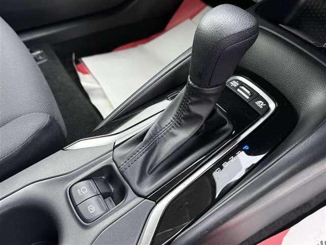 ■当店は函館新道沿い、蔦屋書店すぐ隣になります。営業時間は9:30から18:00まで、定休日は毎週火曜日と第1月曜日・祝日（土日を除く）となっております。