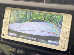 【バックカメラ】駐車時に後方がリアルタイム映像で確認できます。大型商業施設や立体駐車場での駐車時や、夜間のバック時に大活躍！運転スキルに関わらず、今や必須となった装備のひとつです！