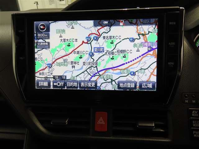 トヨタ純正ナビ装備！地図描写は文字も道もクリアで見やすく、滑らかに表示します。これさえあればもう道に迷わないですみますね♪フルセグで地上波デジタル放送TVもバッチリ綺麗に見れちゃいます♪