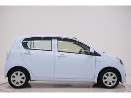 県内13店舗にて常時500台以上ダイハツ車を展示中です。見て、触って、納得のいく一台をぜひ見つけてください。