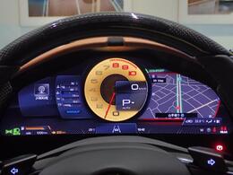 ステアリングホイールからほとんどの操作が可能。運転しながらでも簡単に操作ができます。