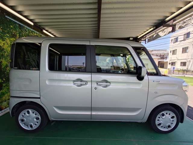 ■親切・丁寧な接客をお約束■　初めてお車のご購入を検討されている方や、お車についてあまり詳しくない方にも分かりやすい接客を心掛けております。女性営業スタッフも在籍！購入に不安がある女性の方もぜひ♪