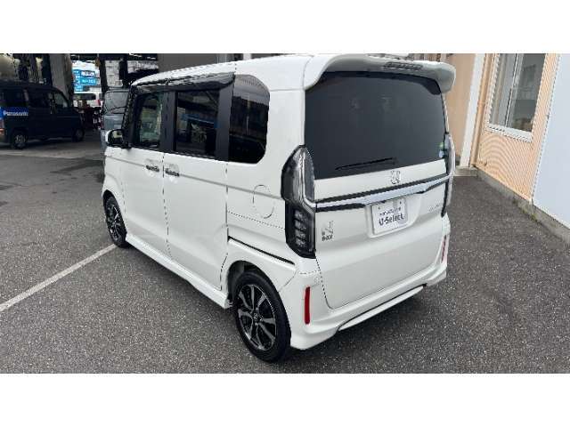 ふらつきにくいからクルマ酔いしづらい。低床、低重心パッケージ。HONDA独創の低重心設計によりコーナーでもふらつきにくい優れた操縦安定性を獲得。ゆれが苦手なお子様もごきげんです。