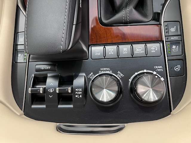 ★☆全車、月毎に変わるご成約プレゼントをご用意してお待ちしております★☆弊社ホームページ、https://www.kansai-auto.jpをご覧下さい！★☆★関西オート 06-6706-1166★☆★