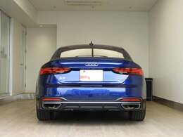 ☆Audiの美学が紡ぐ研ぎ澄まされたボディラインを纏う『A5　Sportback』☆
