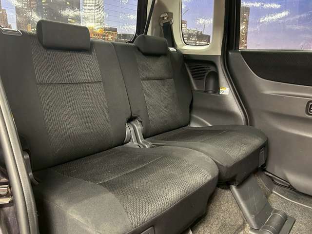 車内もキレイで嫌な臭いもありません☆車内の臭い、汚れが気になる方は内装のスチームクリーナーも施工可能です♪
