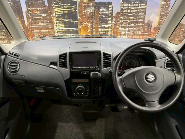 大阪府四条畷市にミニバン車を『お値打ち価格』で展示している良質中古車専門店です。全車、事故歴修復歴なしの車両限定で取り扱い！。関西地域で最もお得な価格かつ最良質車をご提供できるよう努めております。