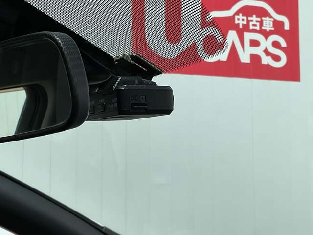 欠かせないアイテム、ドライブレコーダーです。