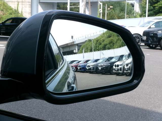 車線変更の注意表示も装備しておりますので安心してドライビングを楽しむことができます！