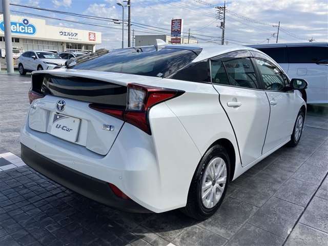 全国のトヨタディーラーにて保証が受けられるロングラン保証が1年間無料でつきます。別途費用にて3年間に延長できます。