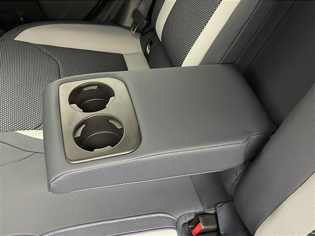 【ドリンクホルダー】長時間のドライブを快適に過ごすために、必須の車内アイテムですね。