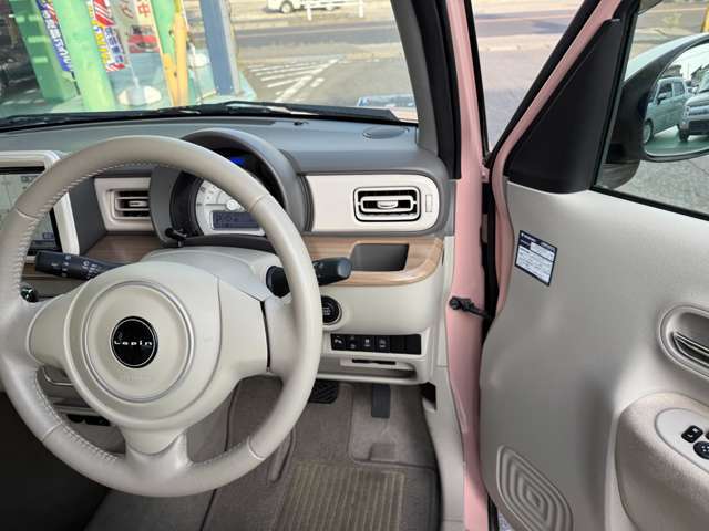 ご希望の半年から10年間で中古車保証（有料）をお付けできます。プランによって保証範囲が異なりますので詳しくはスタッフにご確認ください。