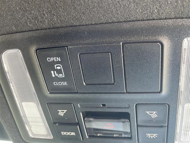 【後部座席操作部】『後部座席周辺の装備』の画像になります。写真の内容に関してご不明点、ご質問等がございましたらお気軽にガリバー店舗までお問い合わせください。