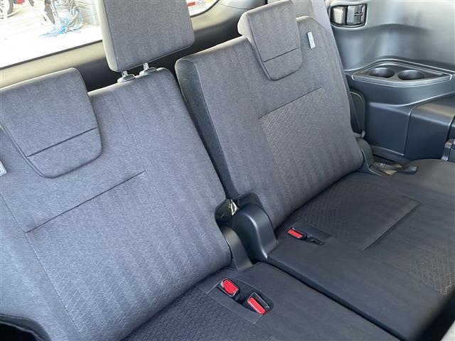 【後部座席】『後部座席周辺』の画像になります。写真の内容に関してご不明点、ご質問等がございましたらお気軽にガリバー店舗までお問い合わせください。