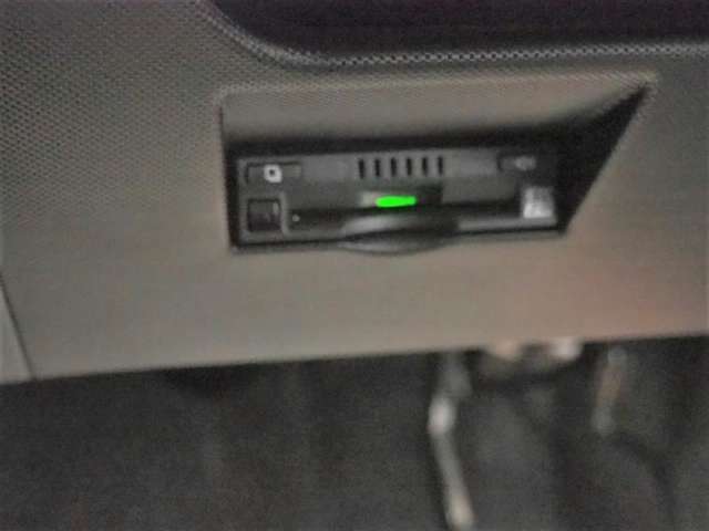 ETC車載器付きです。高速道路の料金所もスムーズに通過できます。