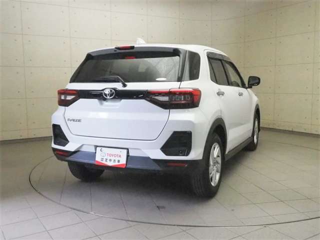 走りにこだわりながら収納力も持ち合わせたお車です。荷物を載せて軽快なドライブを楽しめますよ♪