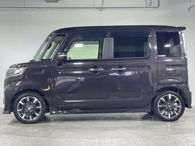 【左】当社基準による調査の結果、修復歴車と判断された車両は一部店舗を除き、販売を行なっておりません。万一、納車時に修復歴があった場合にはご契約の解除等に応じます。