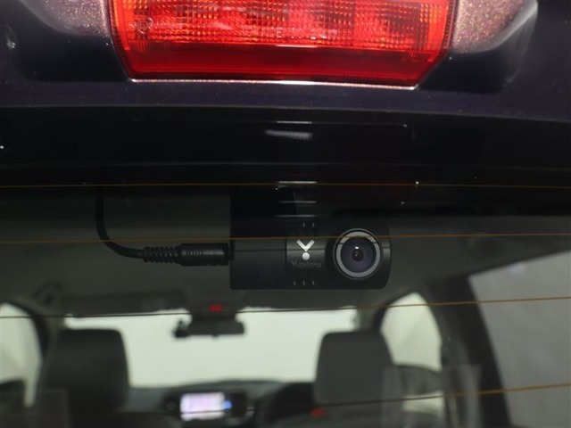 リヤ用ドライブレコーダー装備！これがあれば、相手方が危険運転をしてきた場合などでも客観的に証明でき、事故や事件の直接的な証拠の確保にも生り得ます。