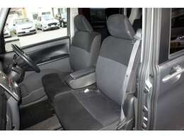 走行距離が多いですが、キレイな状態をキープしています。気になるキズや汚れもないと思います。シートにスレやヘタリもなく気に入っていただけると思います。