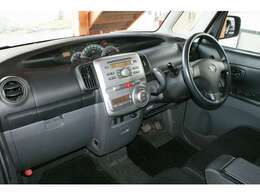 内装状態は特に大きく目立つキズや汚れもなく、きれいな状態です♪気になるニオイもございません！