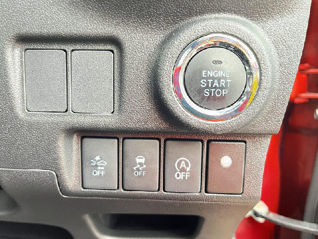 展示場はコーナー別に分かれています。セダン、コンパクトカー、軽スライド、軽ハッチバック等メーカー問わずで展示中！未使用車もございますのでぜひともご来場くださいませ！！