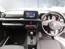 室内も写真の通りにキレイですよ。ぜひ実際にお座りいただき、ご自身の目でお確かめください。