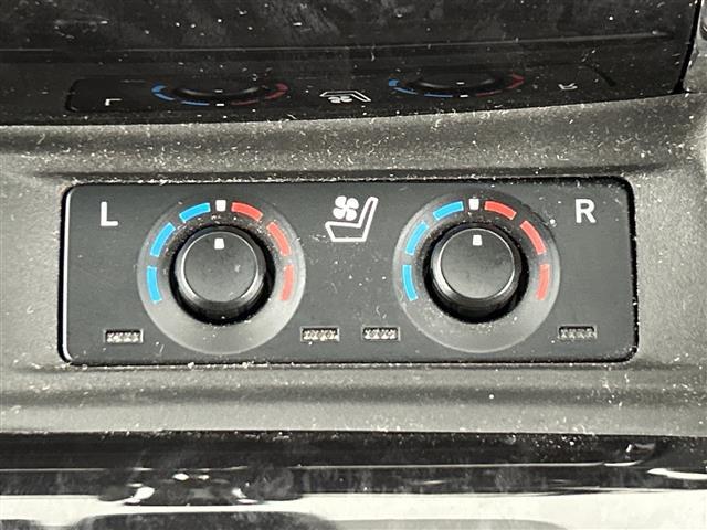 【衝突軽減ブレーキ】衝突するおそれが高い場合、音と光で注意して強いブレーキングを行い、衝突回避・被害軽減を支援します。機能には限界があるためご注意ください。