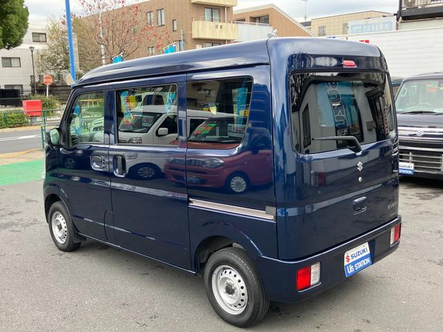 左斜め後ろからのお車です。