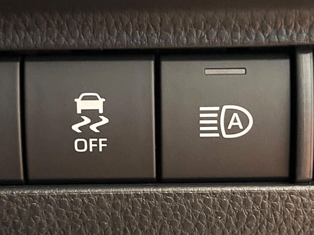 【オートマチックハイビーム】夜間の安全走行に役立つ便利な機能！先行車や対向車を検知し、ハイビームとロービームを自動で切り替えてくれます♪