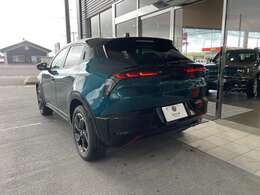 JUNIORのデザインは、若くスポーティで筋肉質なアスリートをイメージしております