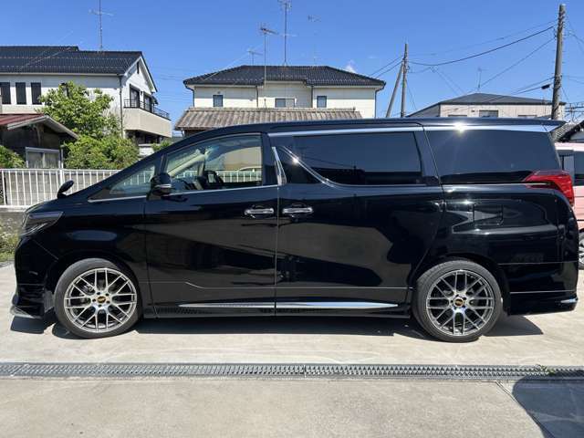 仕上が衣アルミ付きですが純正でのご納車も可能です。