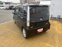 リヤドア・リヤクォーター・バックドアウィンドウにスモークドガラスを採用