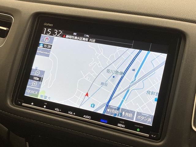 【純正ナビ】一体感のあるナビは、高級感ある車内を演出してくれます。Bluetooth再生などオーディオ機能も充実しておりますので、運転もより楽しめます♪