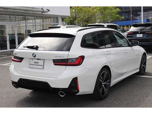 BMW認定中古車は、ドイツ本社と同様の教育・訓練を受けたBMW専門のメカニックが100項目以上のポイントを徹底的にチェックし、厳選した車輌のみを販売しております。