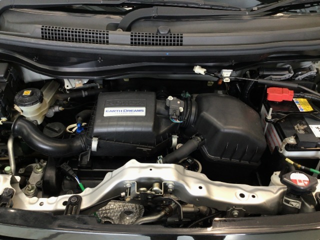 【ピカピカクリーニング】ボディ廻りはもちろん室内・シート・エンジンルーム・トランクルームなど隅々まで専門スタッフが徹底的にクリーニングし磨き上げました☆綺麗なお車で快適なドライブをお楽しみ下さい