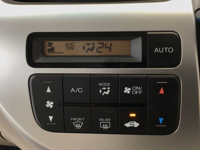 【オートエアコン】汗ばむ夏・ジメジメする梅雨時・冷え冷えする冬も快適☆♪　簡単操作で、春夏秋冬　一年中快適です♪お好みの温度をセットするだけで、エアコンの風量などを自動でコントロールします♪☆
