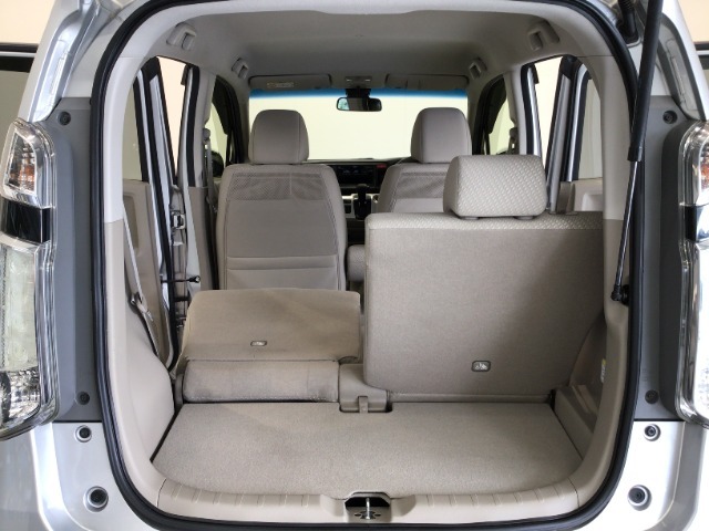 様々なパターンにアレンジができるラゲッジスペース♪お荷物の大きさや量・状況に合わせてアレンジできますので、とっても使い勝手良好ですよ♪タップリ積んで、楽しいお出かけを♪