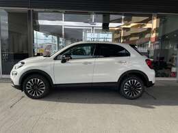 フィアットならではのデザイン性とSUVならではの利便性をたっぷり搭載したモデルが500Xです。