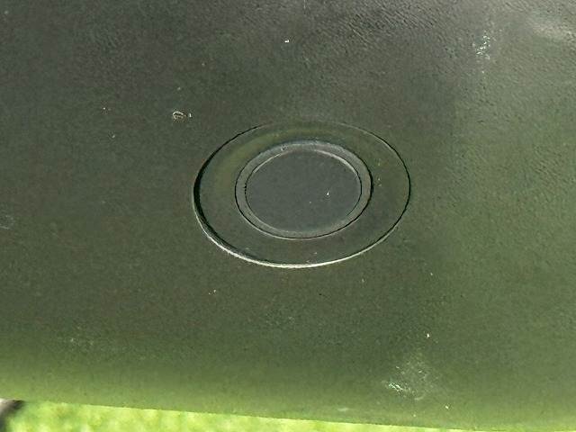 死角の障害物を検知し知らせてくれる【クリアランスソナー】搭載。