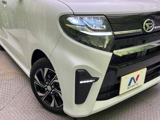 【LEDヘッドライト】悪天候や夜間走行時も良好な視界を確保し安心して運転できる高輝度LEDヘッドライトを装備！点灯速度が早く、消費電力も抑えられています。