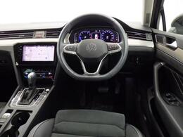 輸入車ならではの、細部まで作り込まれた、洗練されたデザインです。運転席からの視界は、店頭にてお客様ご自身の目でお確かめください.