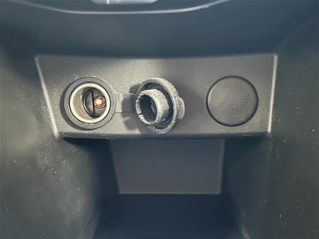 【ドライブレコーダー】映像・音声などの運転中の記録を残します。事故などを起こした起こされた時の証拠になりえますので、もしも時でも安心ですね。