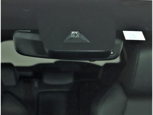 TOYOTA　SAFETY　SENSEは道路状況、車両状態、天候状態及びドライバーの操作状況などによっては、作動しない場所があります。あくまで運転補助機能です。
