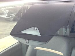 【インテリジェントエマージェンシーブレーキ】フロントカメラで前方の車両や歩行者を検知。衝突しそうな時は衝突被害軽減ブレーキが作動、衝突回避をサポート。より安全にドライブをお楽しみいただけます。